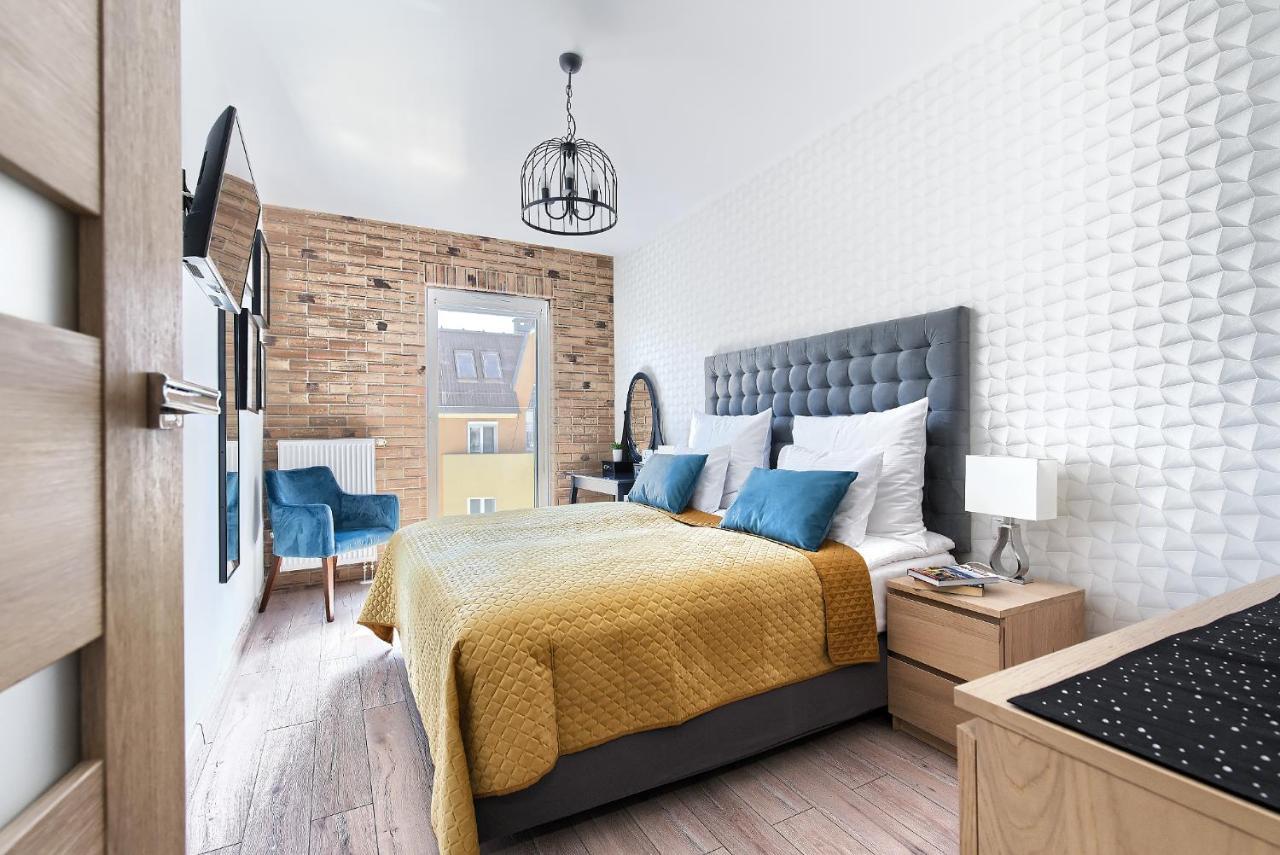 Art Apartament Parking By Impero Poznan Ngoại thất bức ảnh
