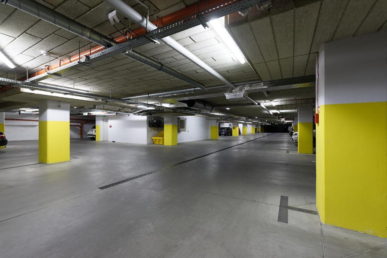 Art Apartament Parking By Impero Poznan Ngoại thất bức ảnh
