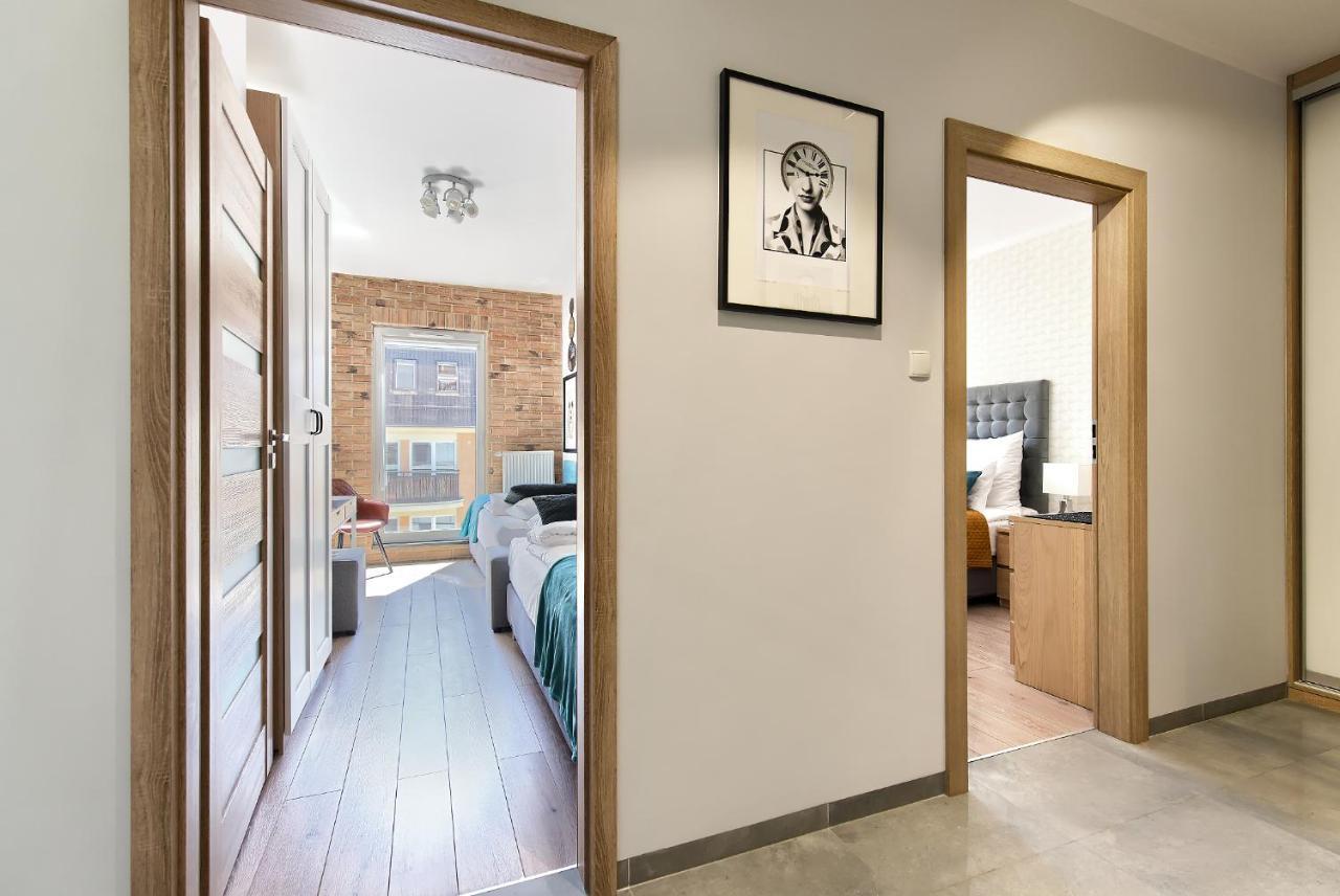 Art Apartament Parking By Impero Poznan Ngoại thất bức ảnh